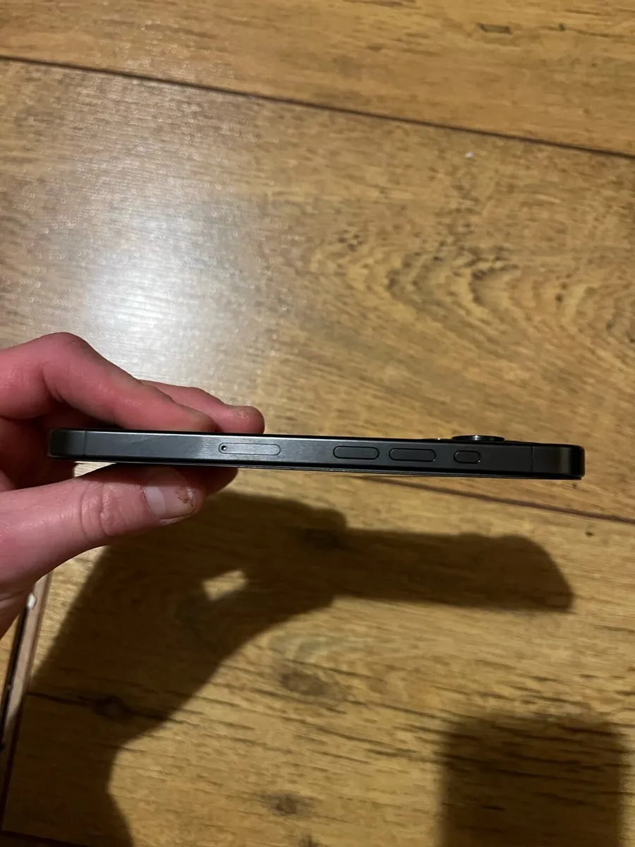 iPhone 15 pro - Image 4
