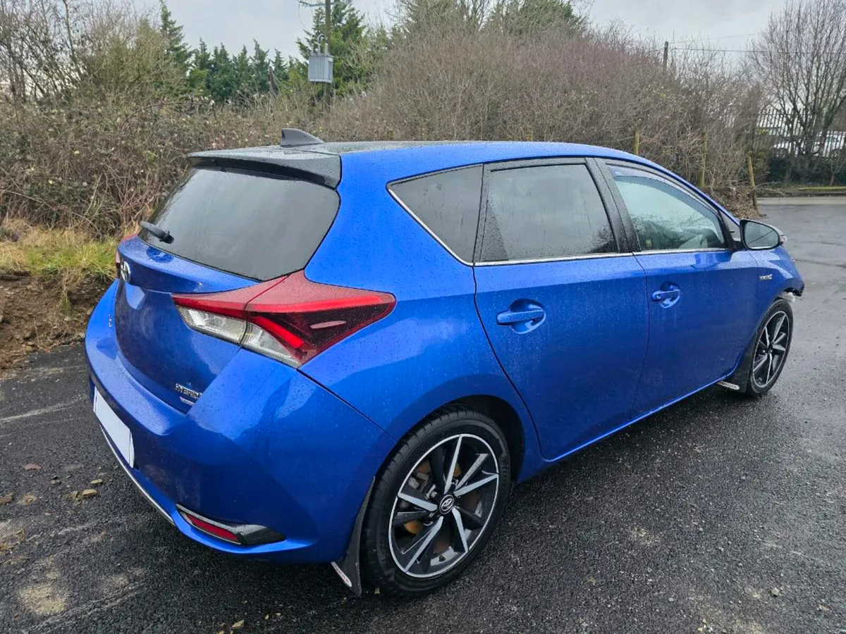 Toyota Auris Hybrid Luna Sport 2018 - Image 3