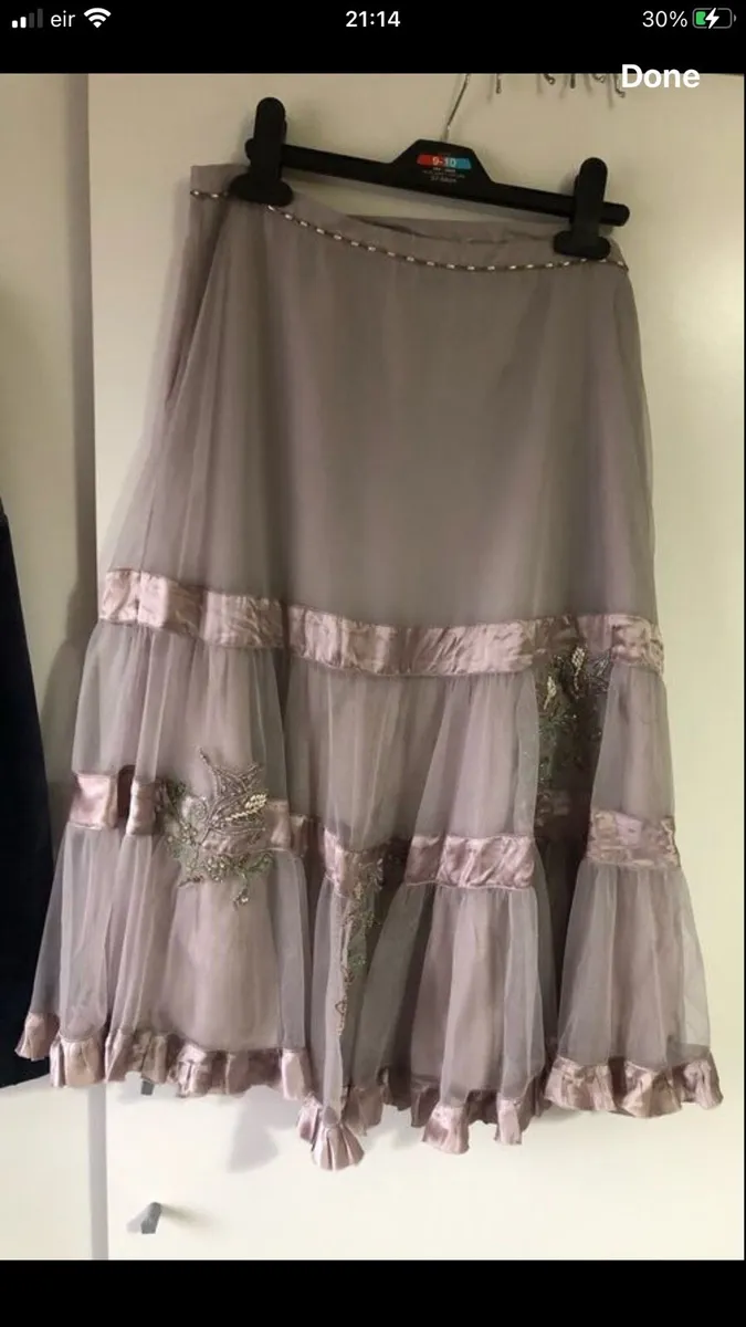 Ladies  stunning skirt size 10 €15 - Image 4