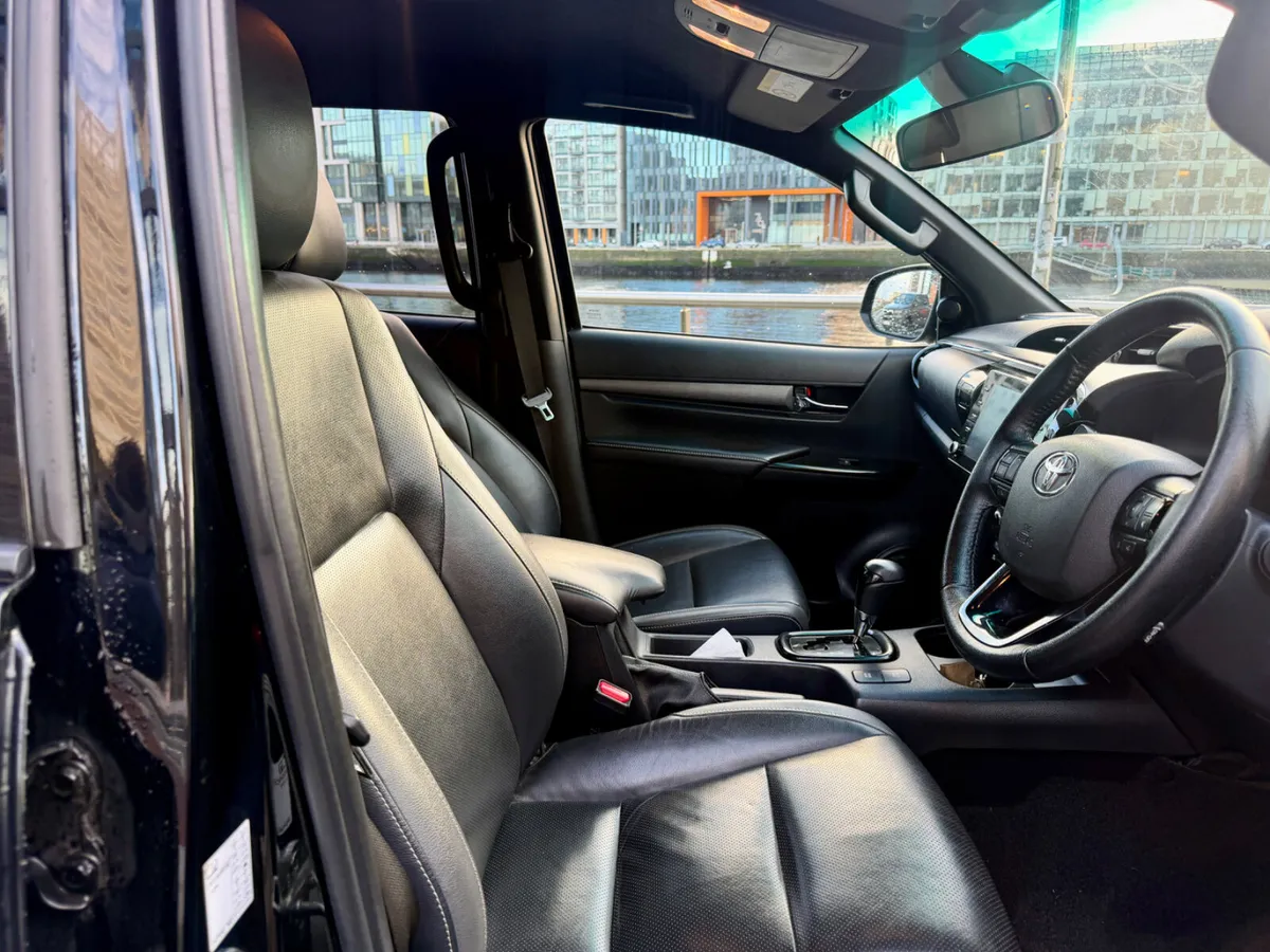 2021 Toyota Hilux Invincible X - Image 4