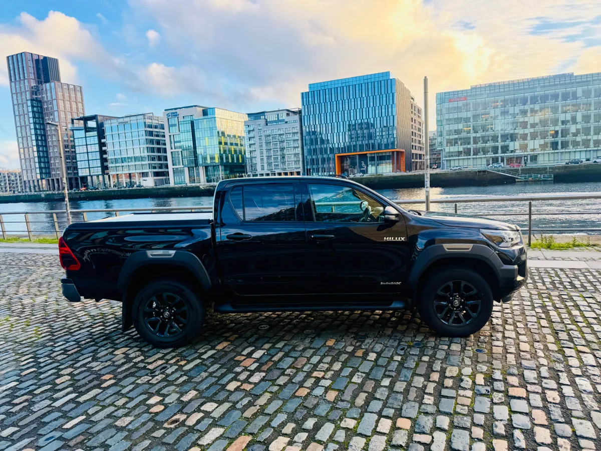 2021 Toyota Hilux Invincible X - Image 3