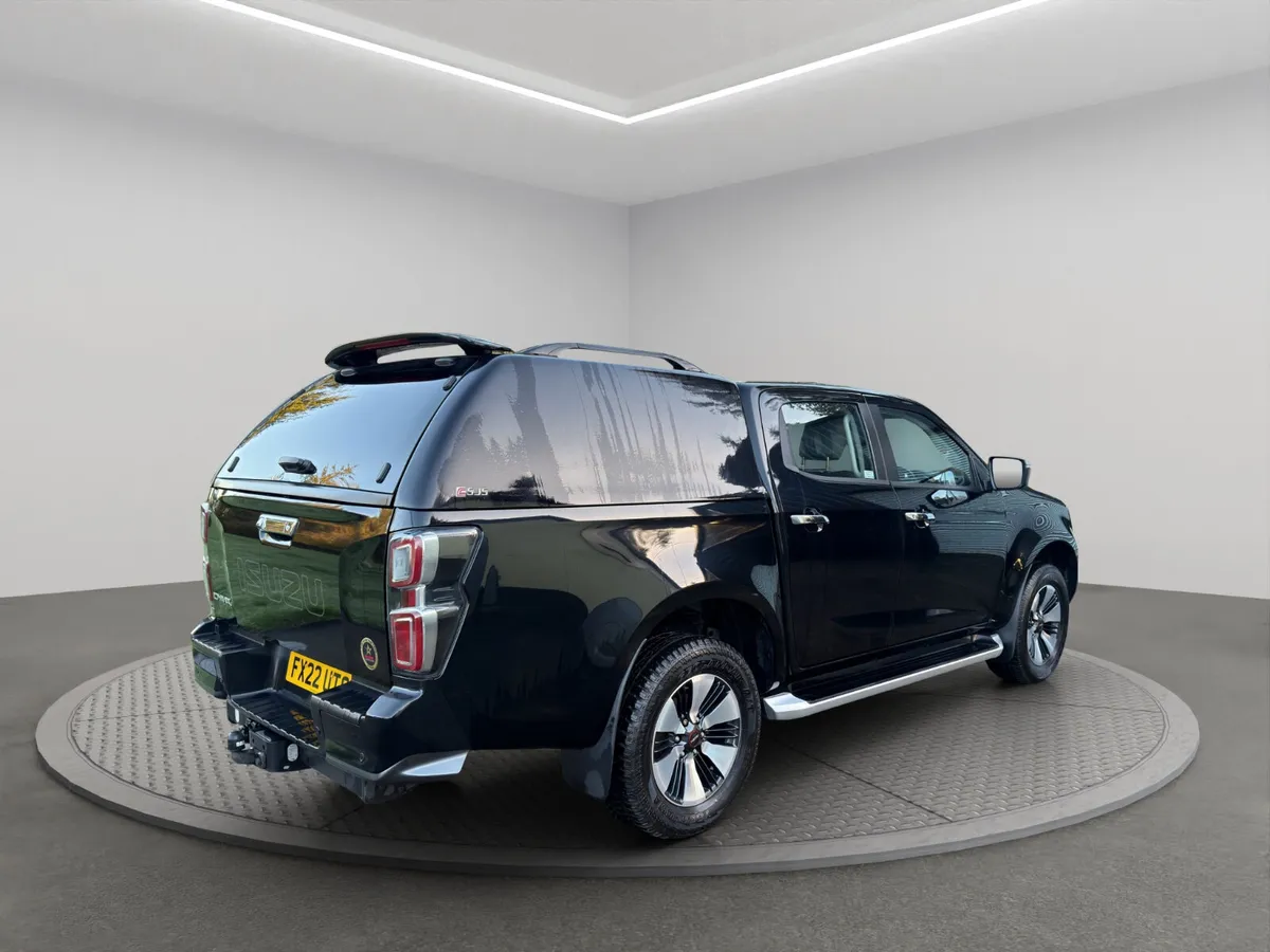 2016 Mitsubishi Shogun - Image 3