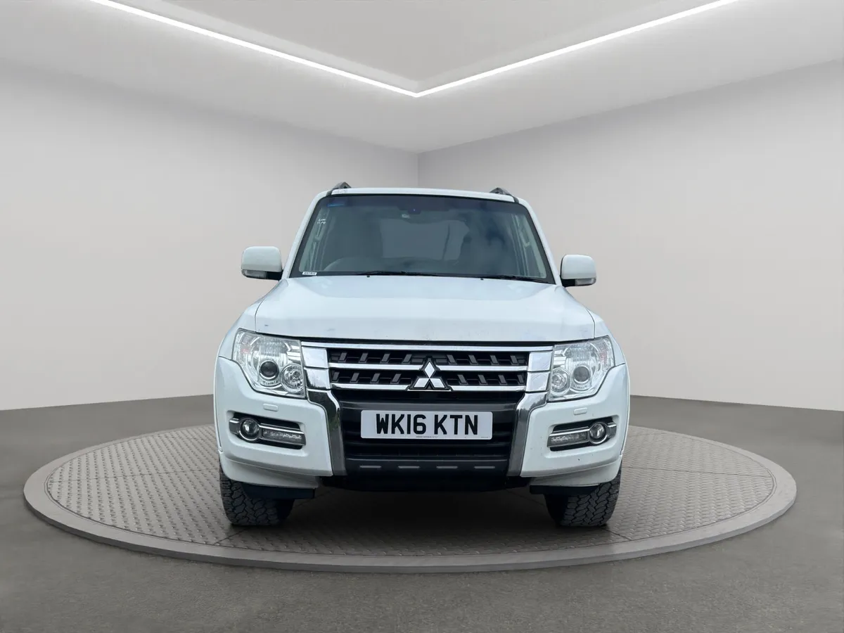 2016 Mitsubishi Shogun - Image 1