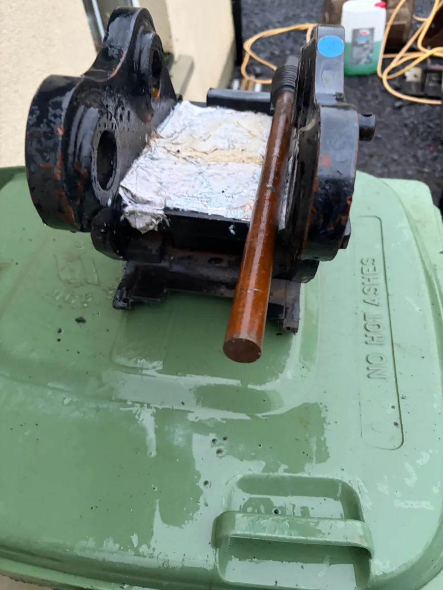 Unused 35mm pin manual quick hitch for sale - Image 3