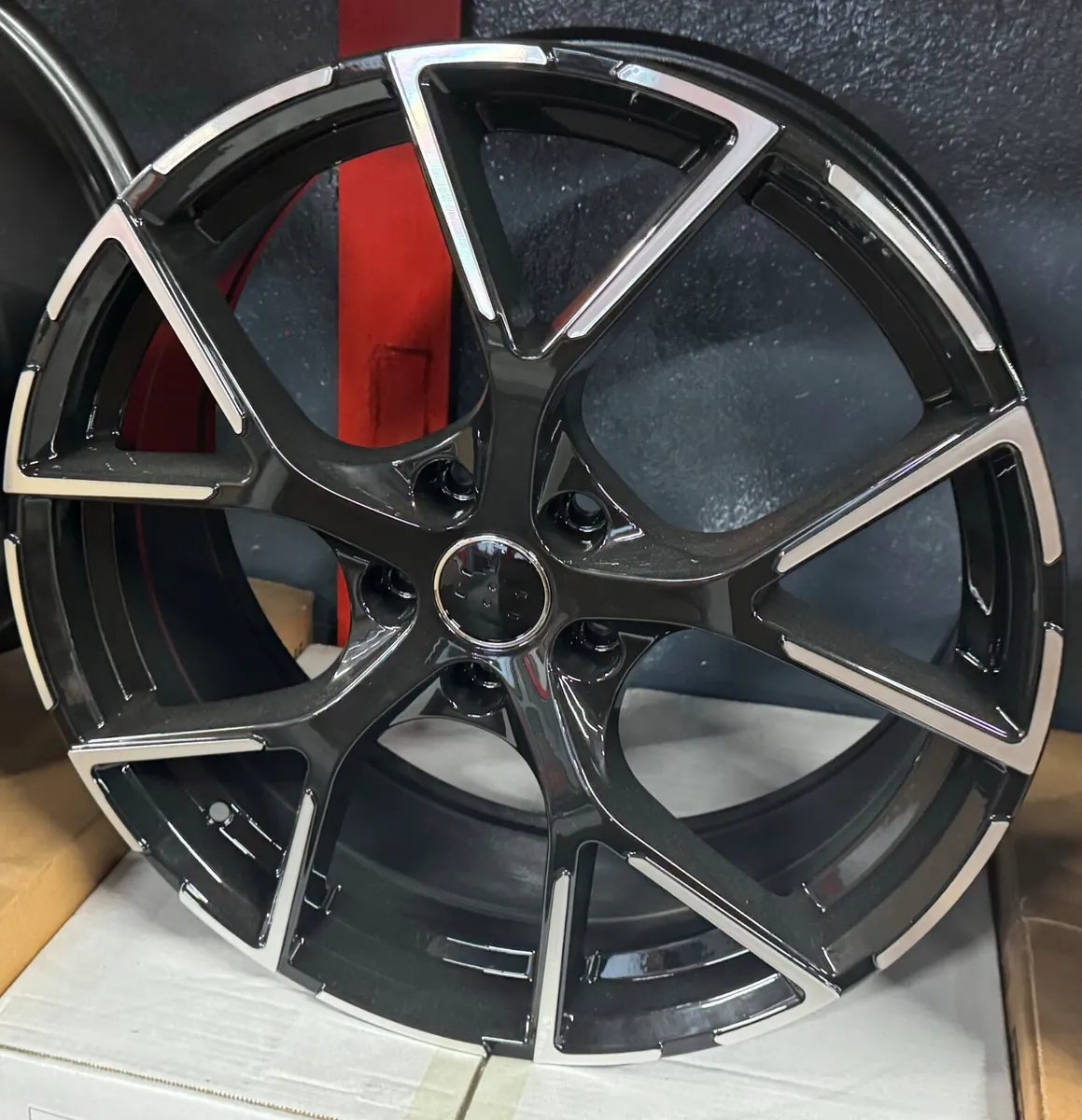 19” rs3 black / polished 5x112