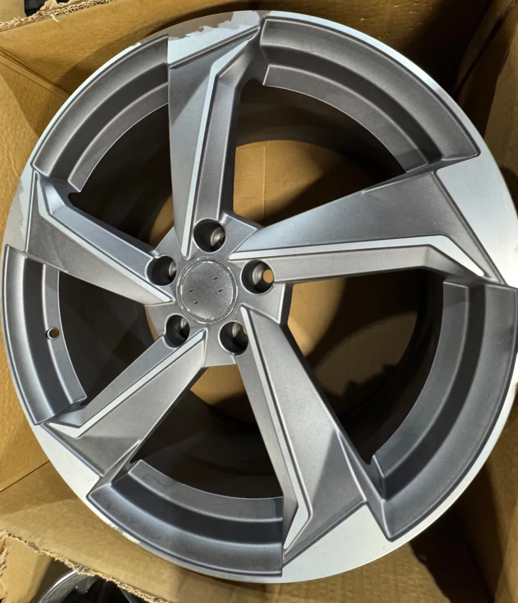 19” Ttrs twist 5x112 alloy and tyres