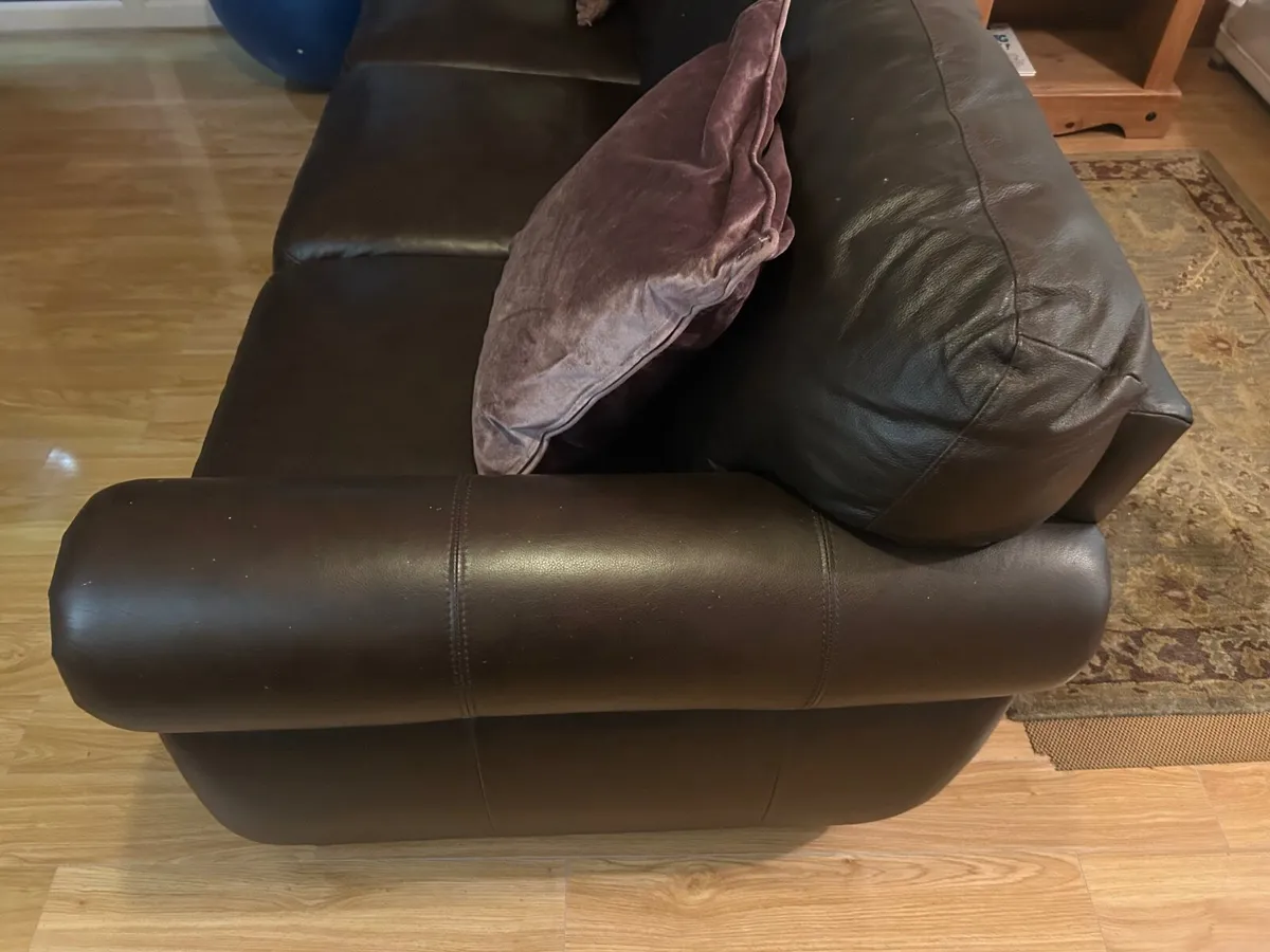 Couch - Image 4