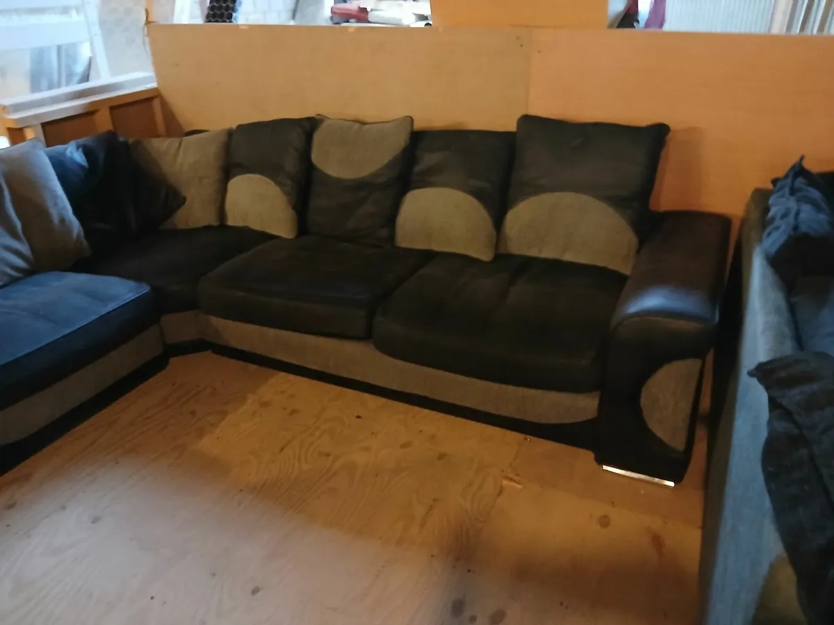 Corner sofa - Image 1