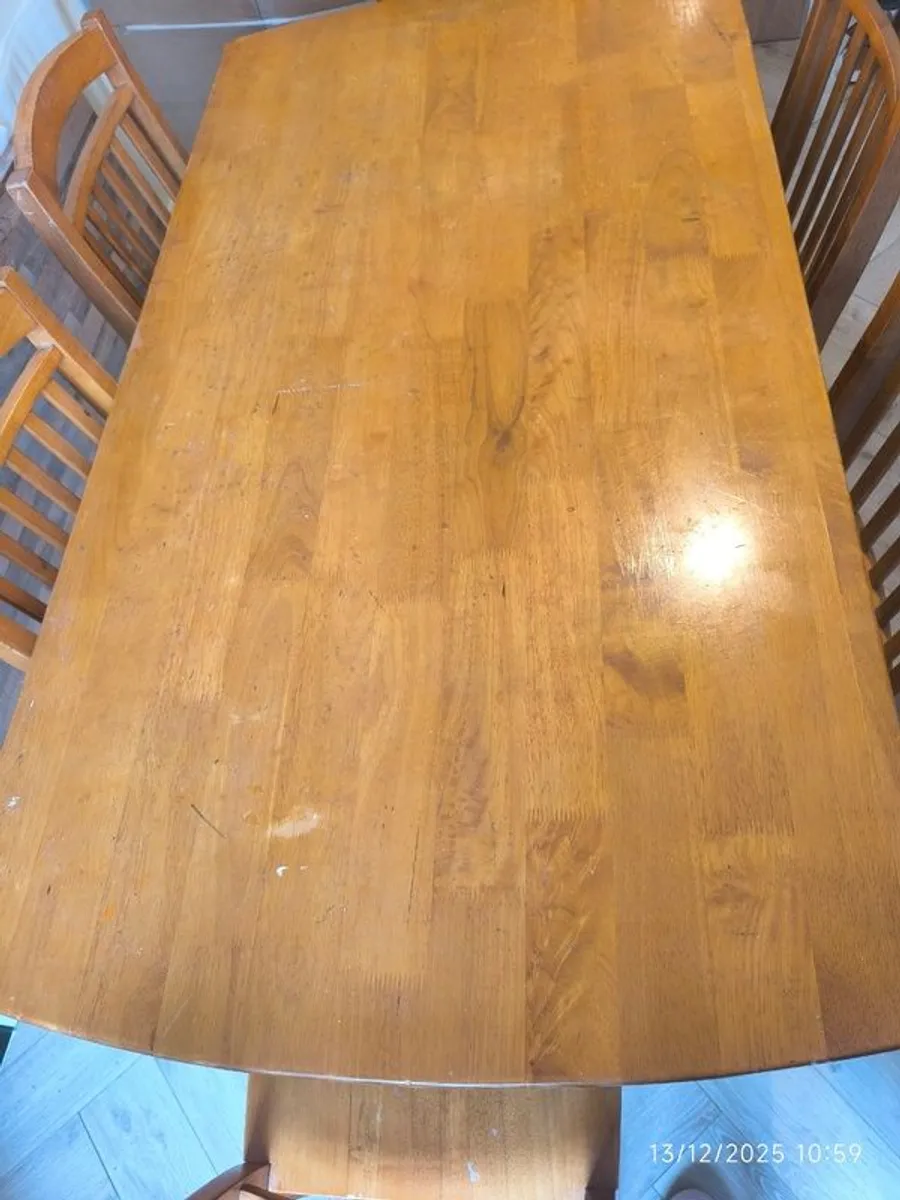 Table and 6 chairs - Image 2