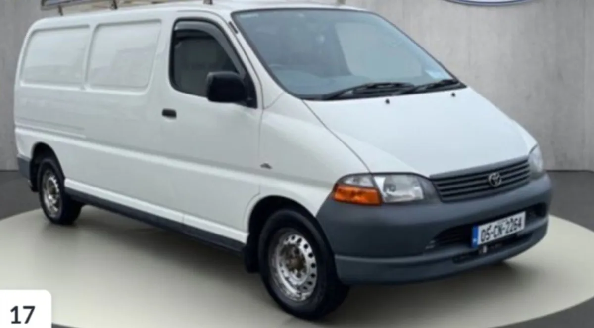 05 toyota Hiace mint condition - Image 1
