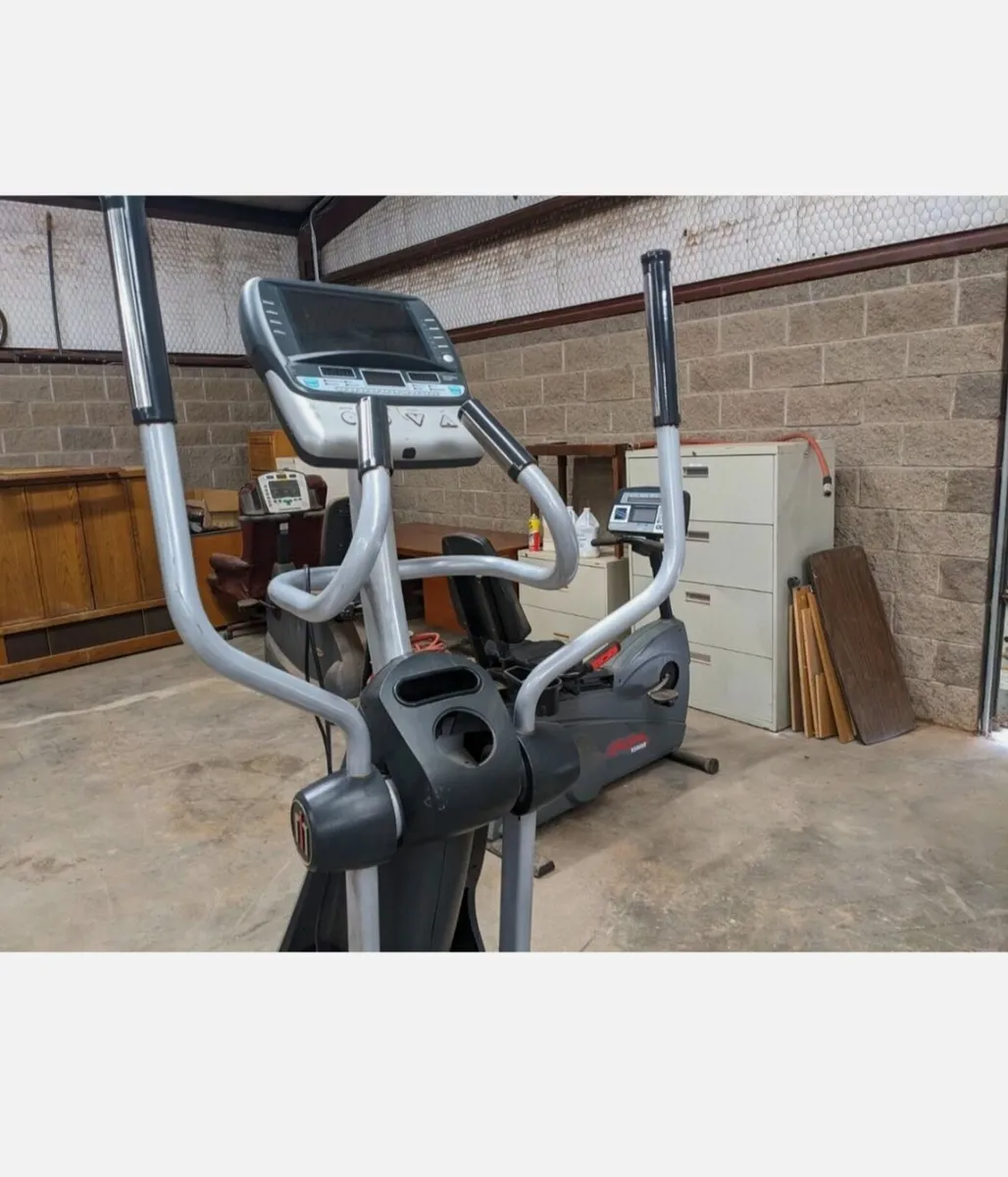 Commercial elliptical/cross trainer - Image 2