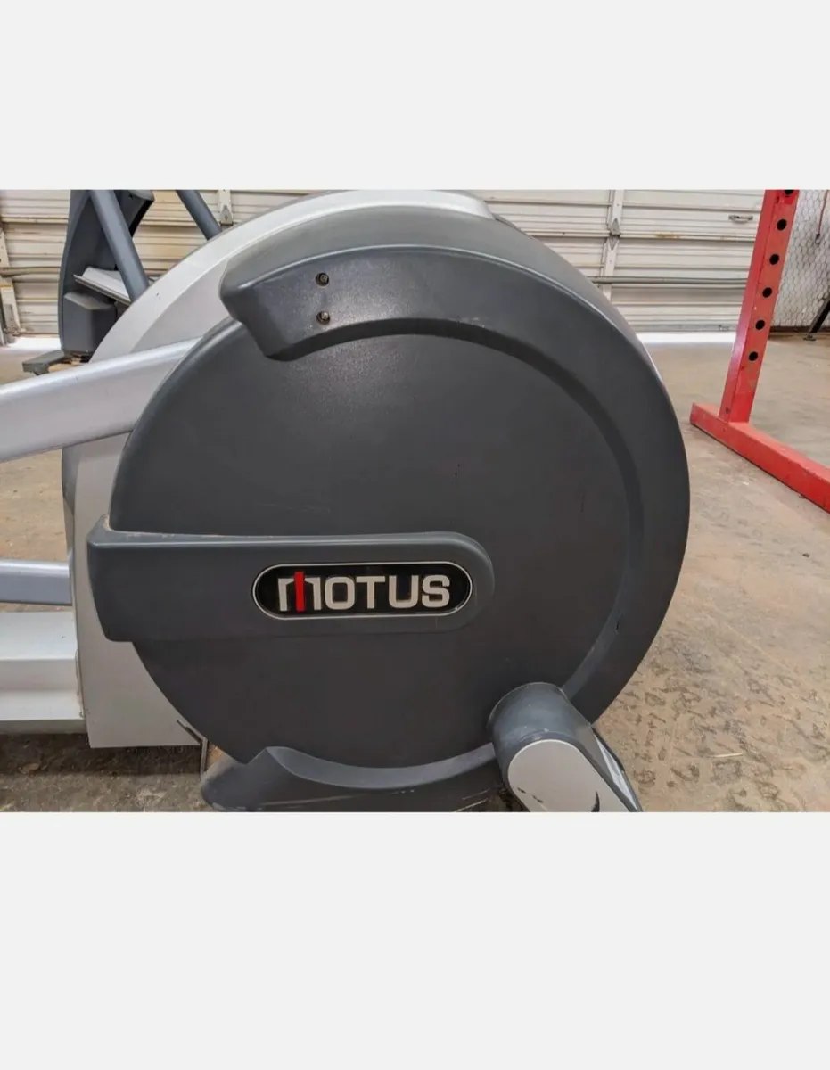 Commercial elliptical/cross trainer - Image 3