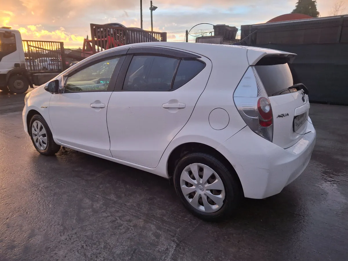 2013 Toyota Aqua  1.5 Petrol  Hybrid  Automatic - Image 4
