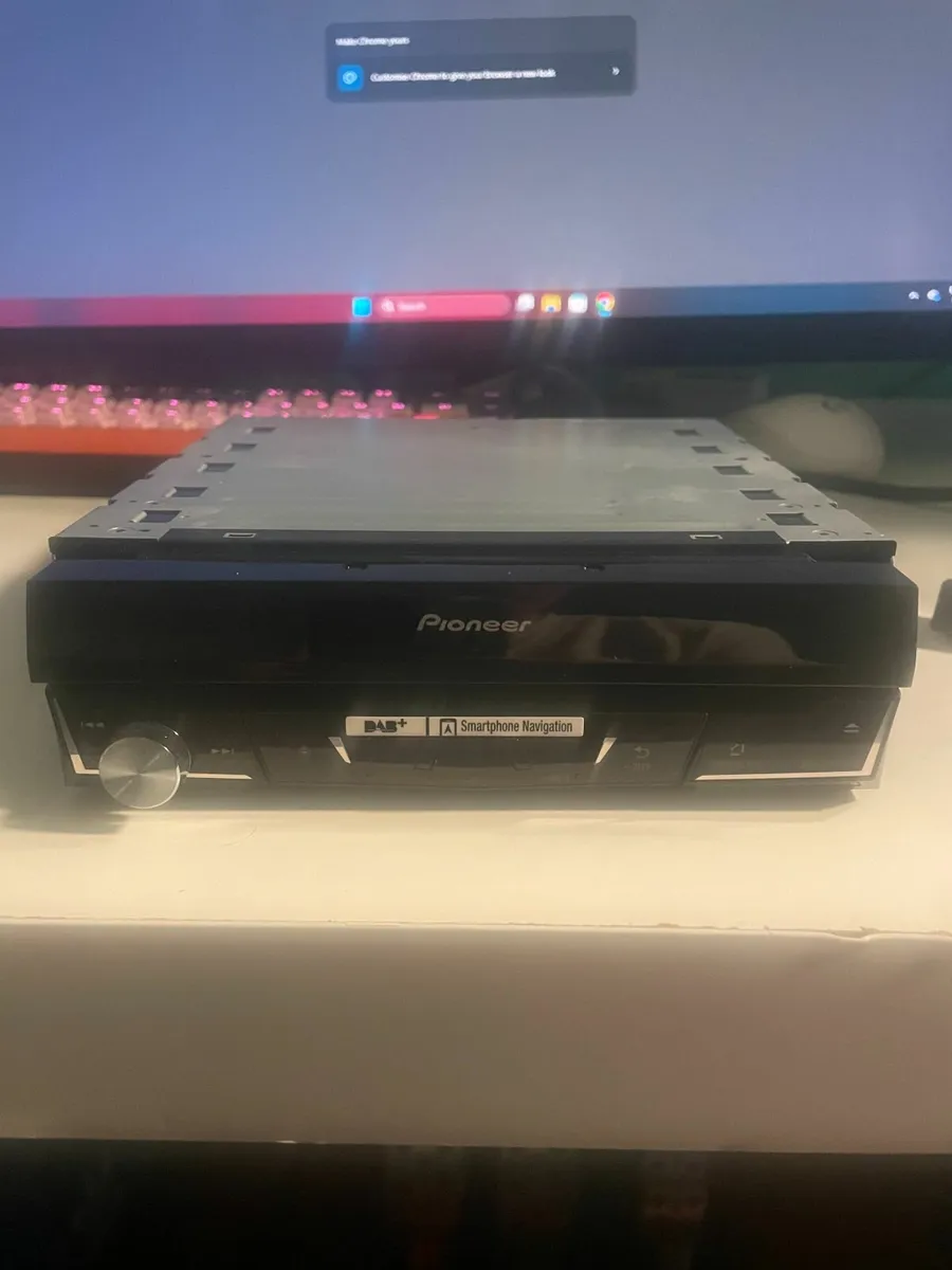 Pioneer car radio - Image 2
