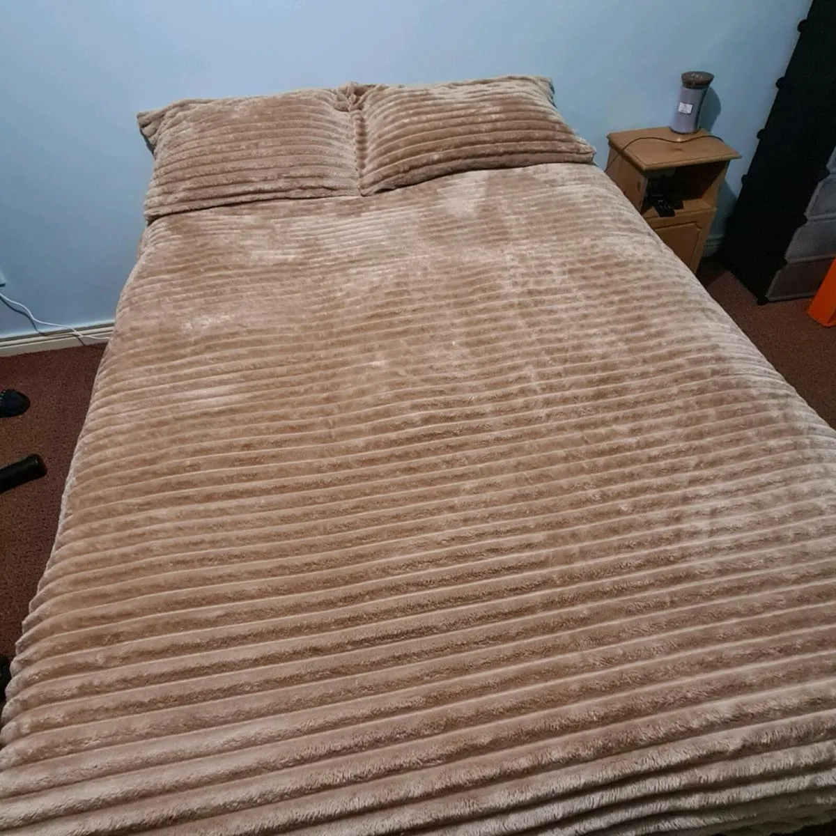 Double bed - Image 1