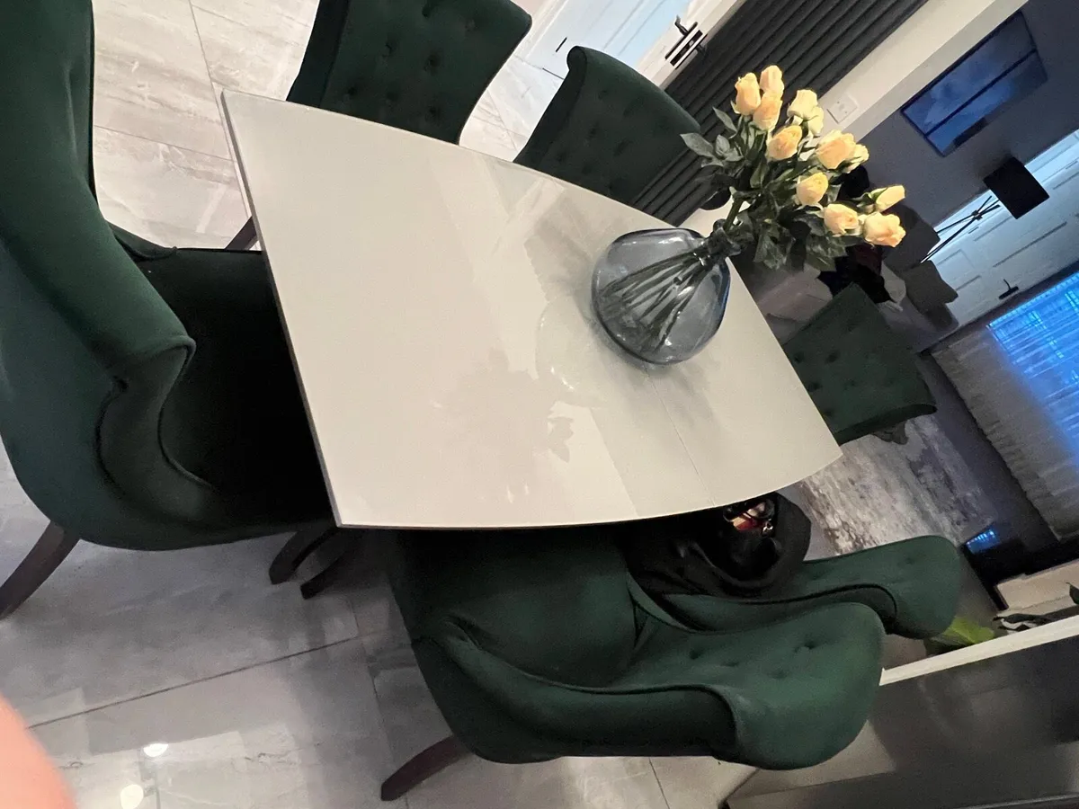 Table and 6 chairs like new - Image 4