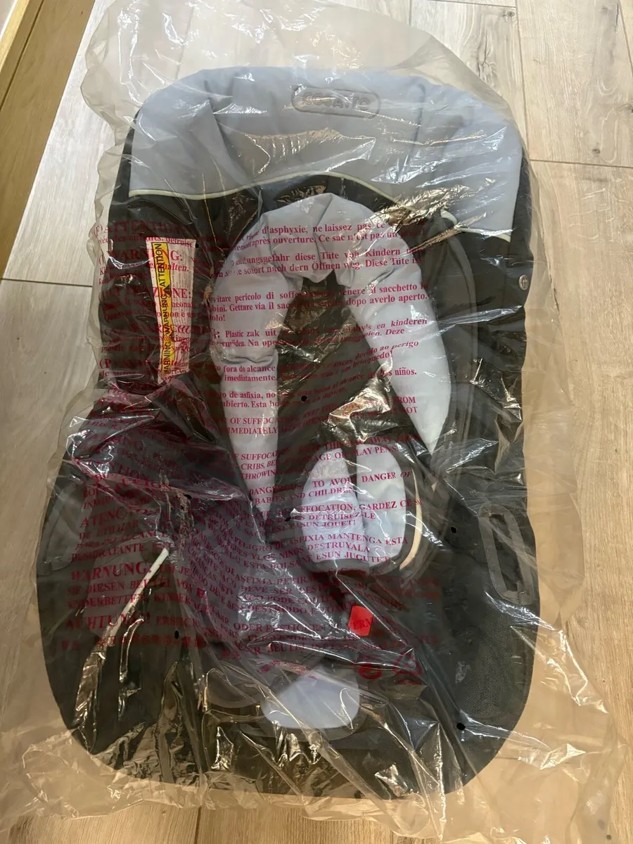 Cosatto carrier seat - Image 1