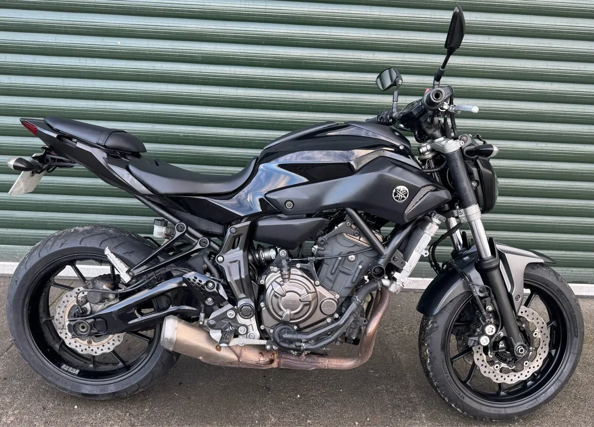 2014 YAMAHA MT 07 - Image 1