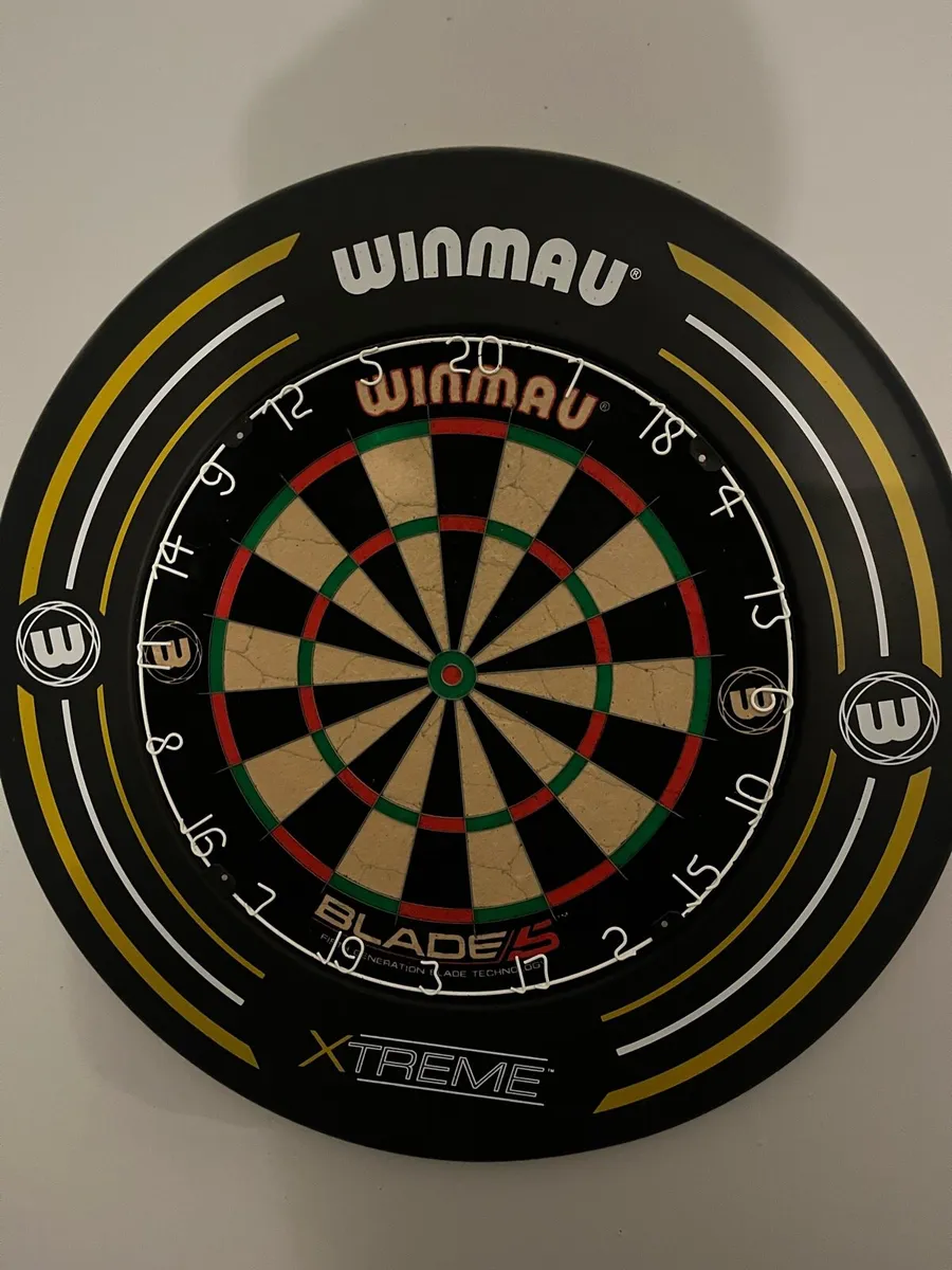 Winmau darts set - Image 1