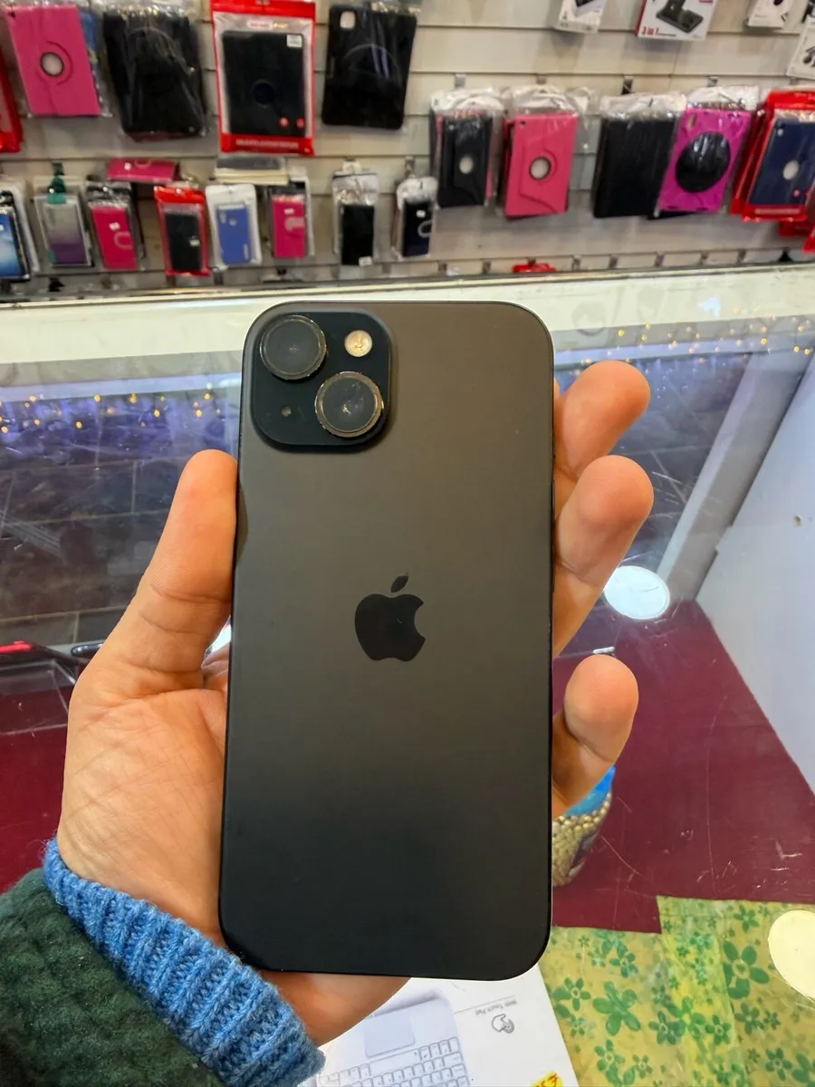 iPhone 15 unlocked - Image 1