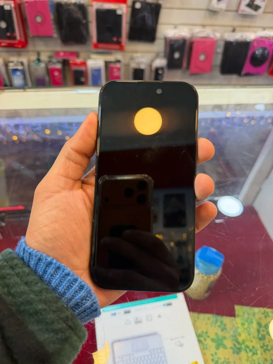 iPhone 15 unlocked - Image 2