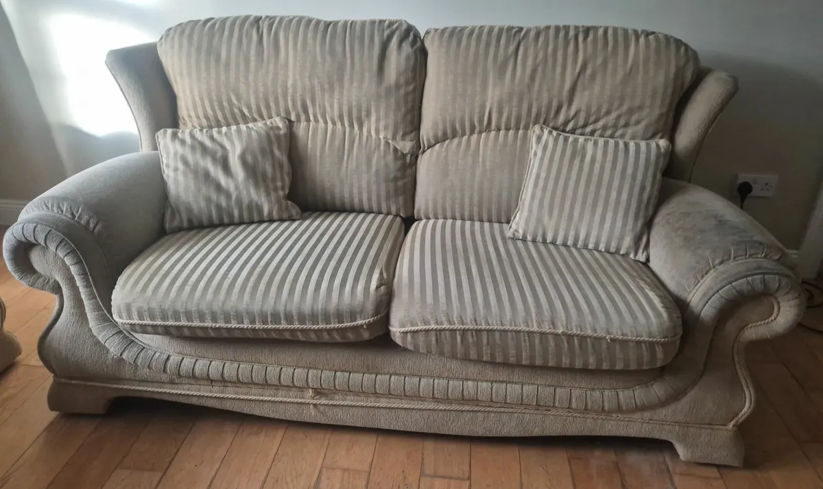 Suite of Furniture. Couches, coffee table, pouffe. - Image 3