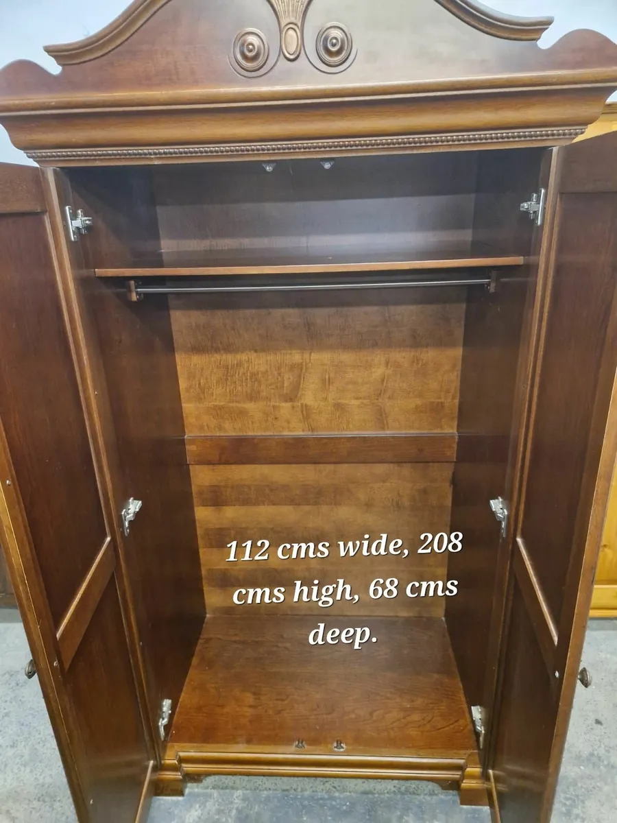 Large vintage style mahogany wardrobe - Image 2