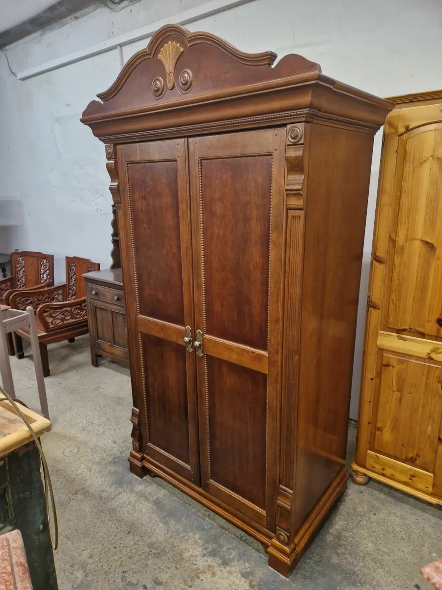 Large vintage style mahogany wardrobe - Image 1