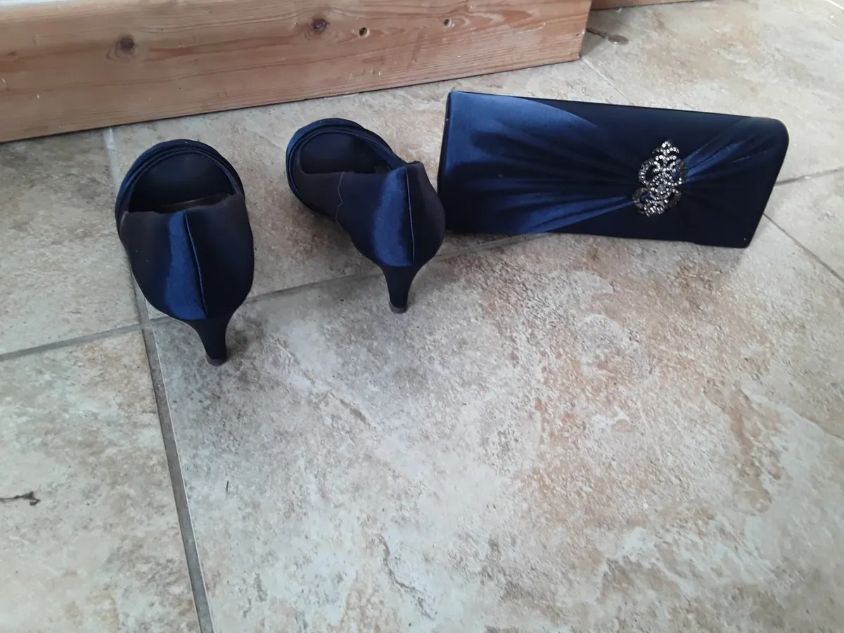 Lovely deep blue shoes and clutch purse - Image 2