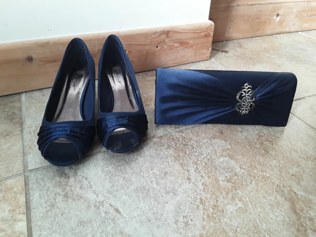 Lovely deep blue shoes and clutch purse - Image 3