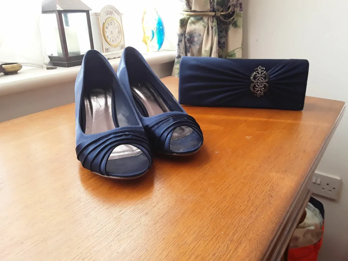 Lovely deep blue shoes and clutch purse - Image 1
