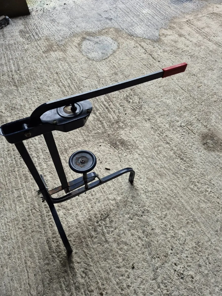 Floor Standing Bottle Capper / Corker - Image 2