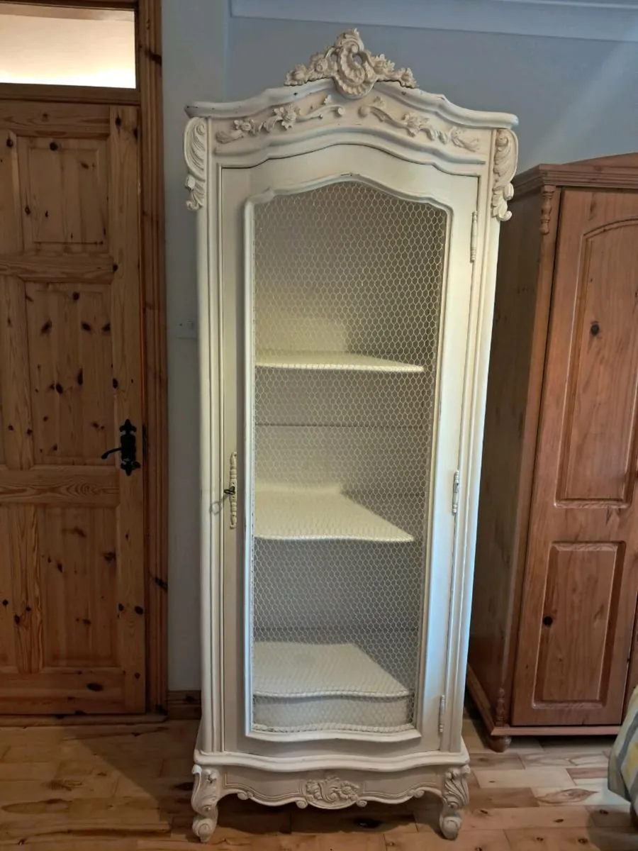 Tall boy three shelf one drawer press - Image 4