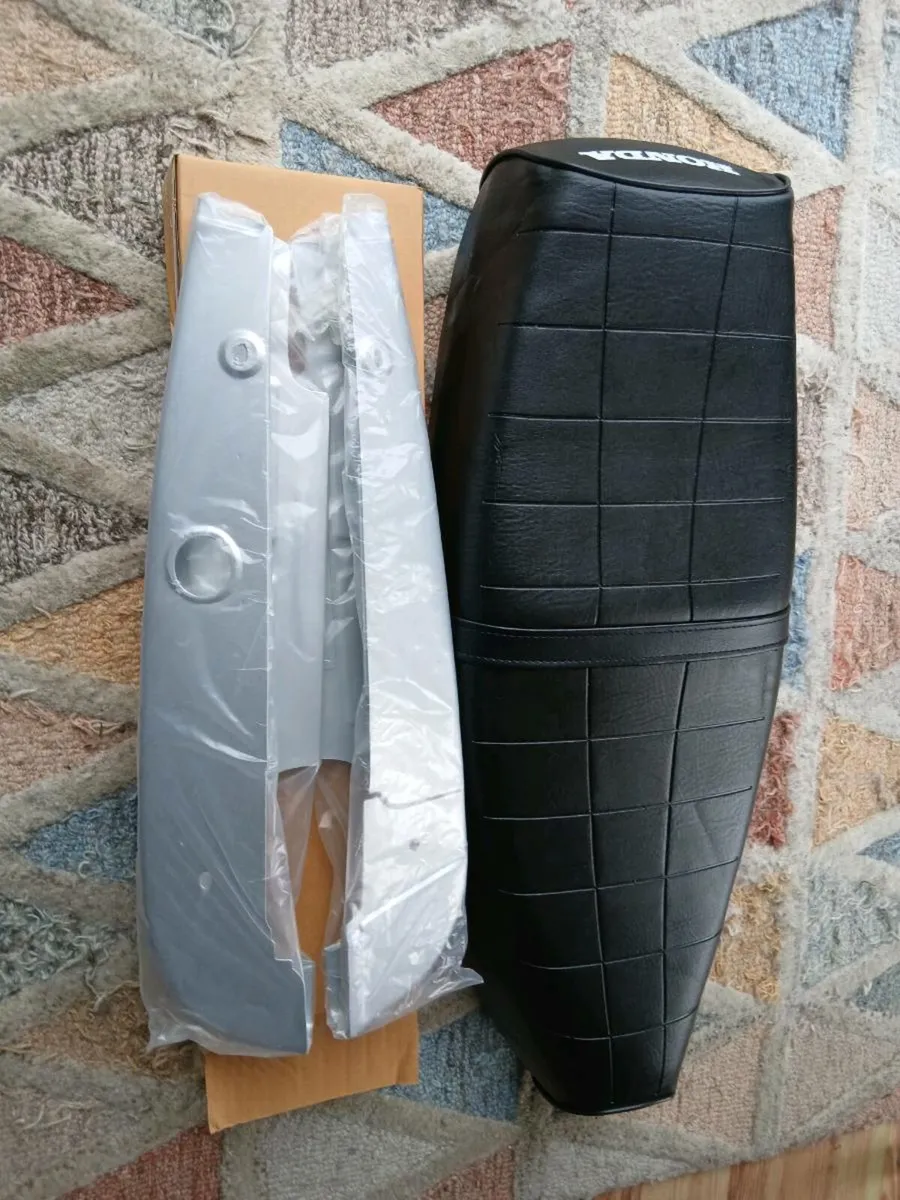 HONDA C90 CUB SEAT. - Image 1