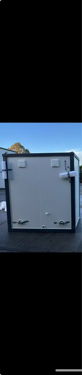 Double Toilets - Image 3