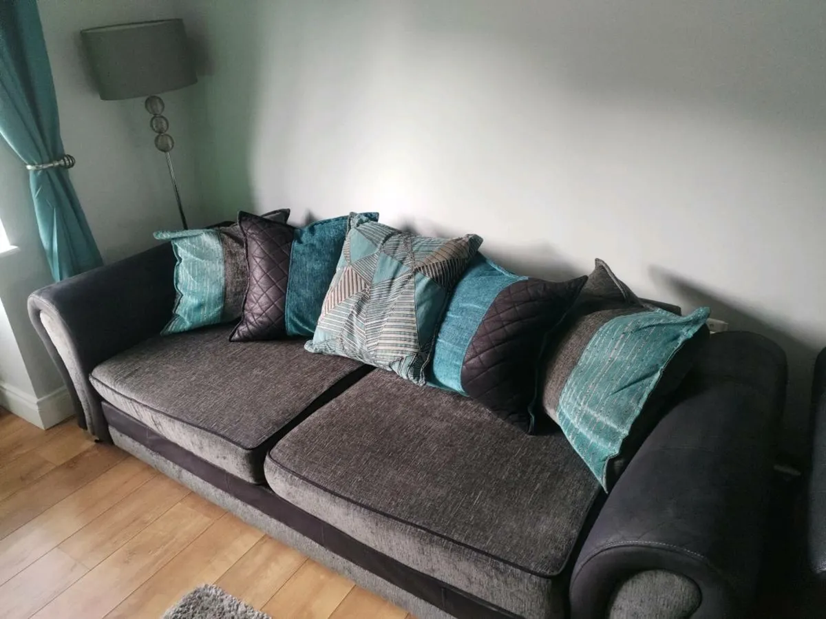 Suite of furniture 3 & 2 seater - Image 2