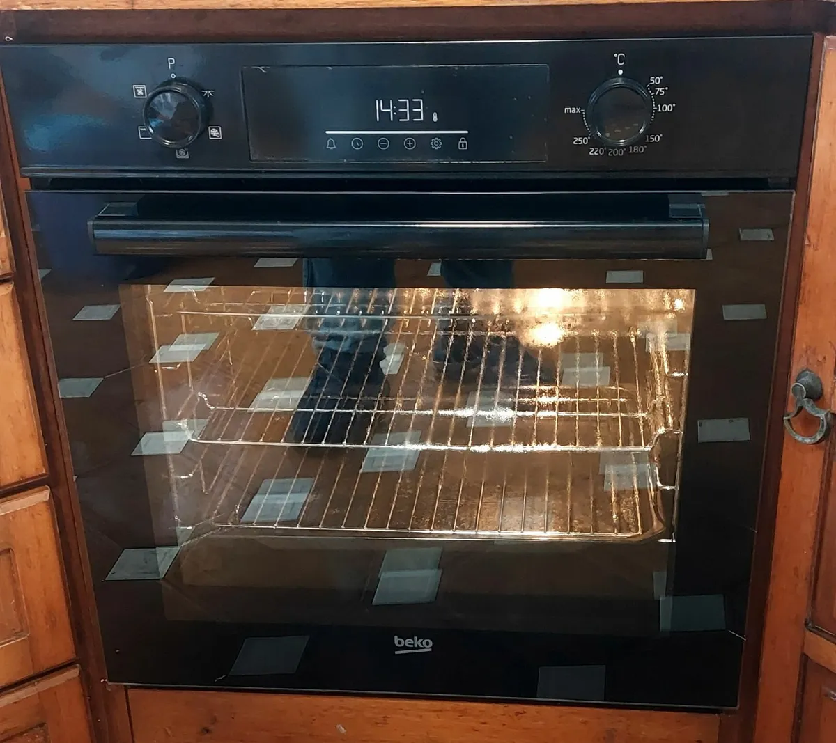 Oven - Image 1