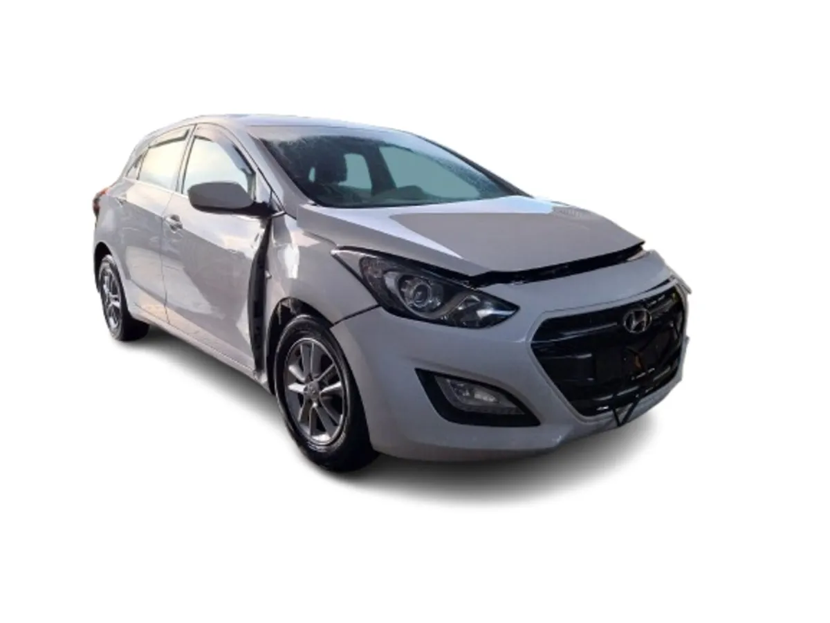2015 HYUNDAI i30 For Breaking/Dismantling - Image 1