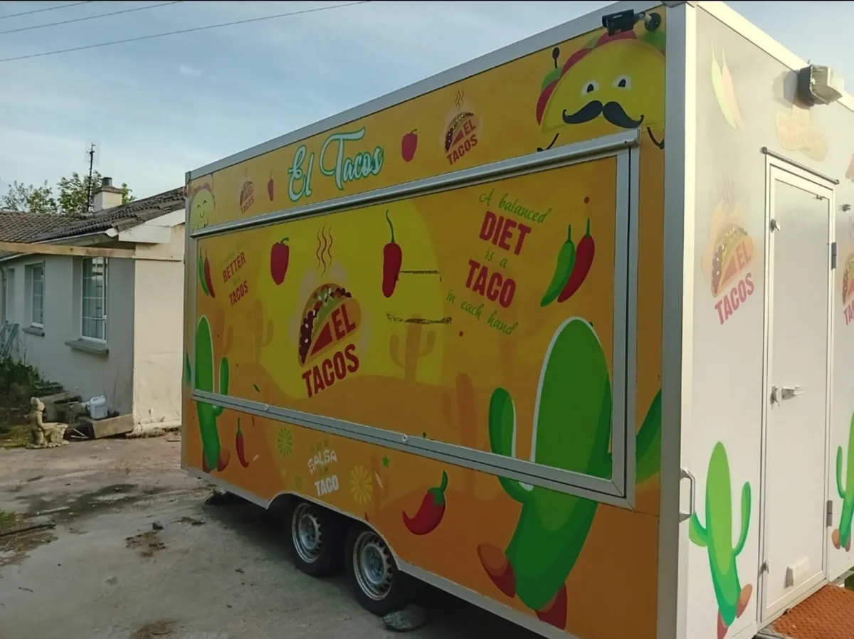 Catering trailer - Image 1