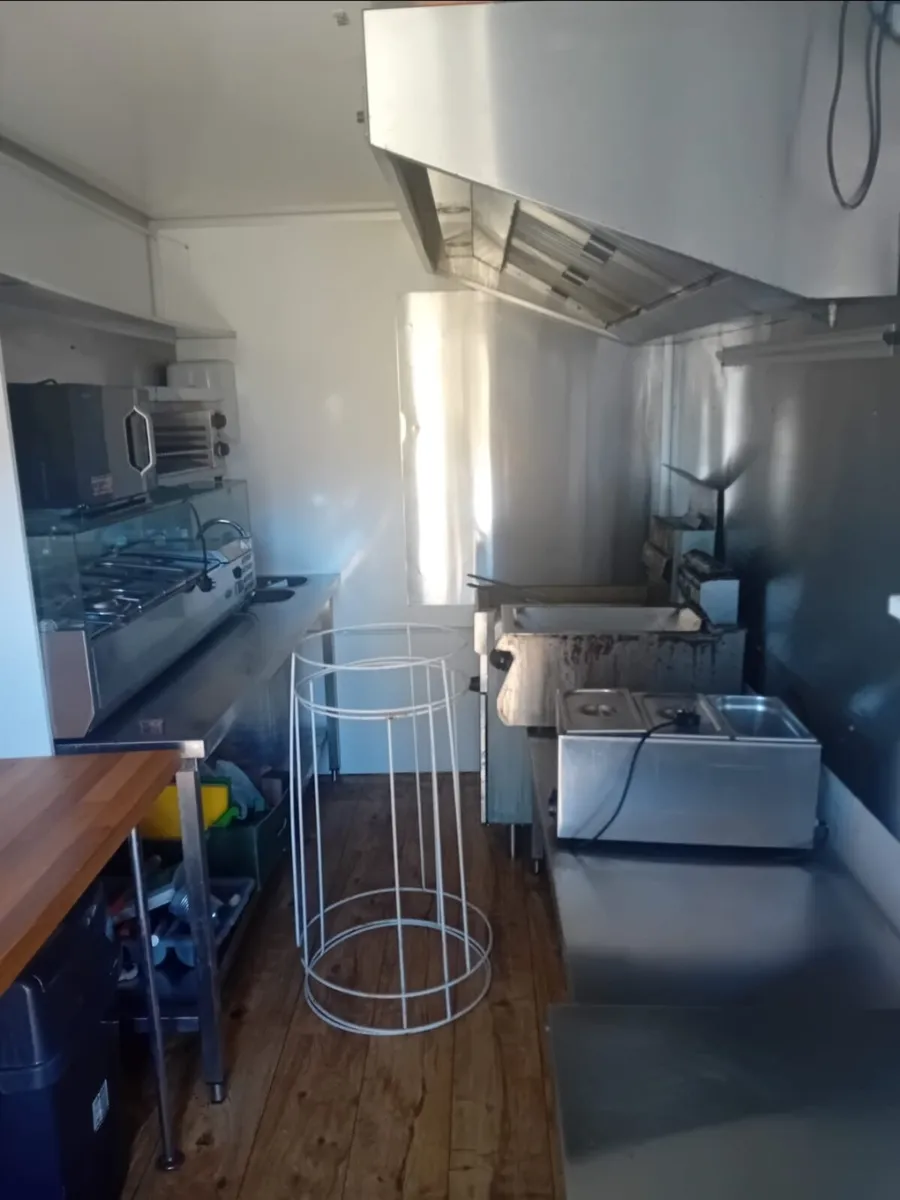 Catering trailer - Image 2