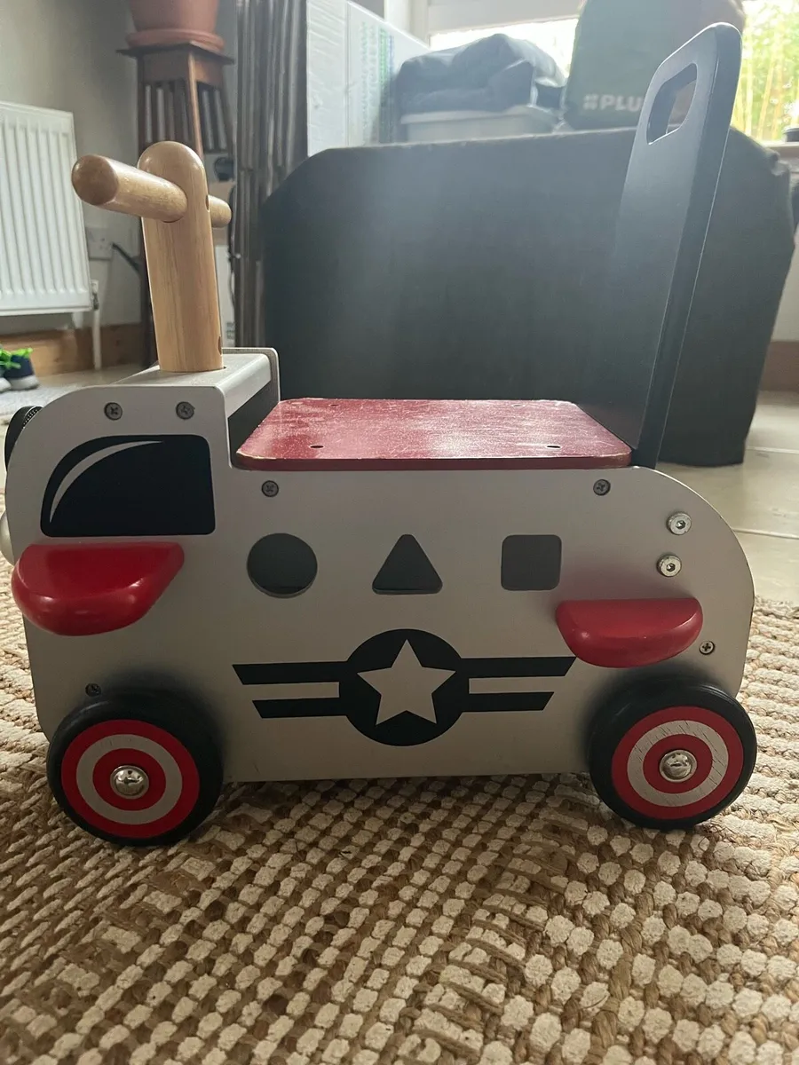 Airplane Push walker - Image 1