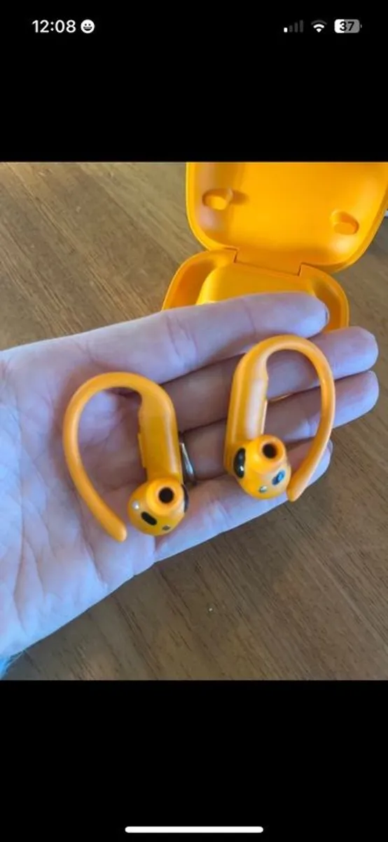 Powerbeats - Image 3