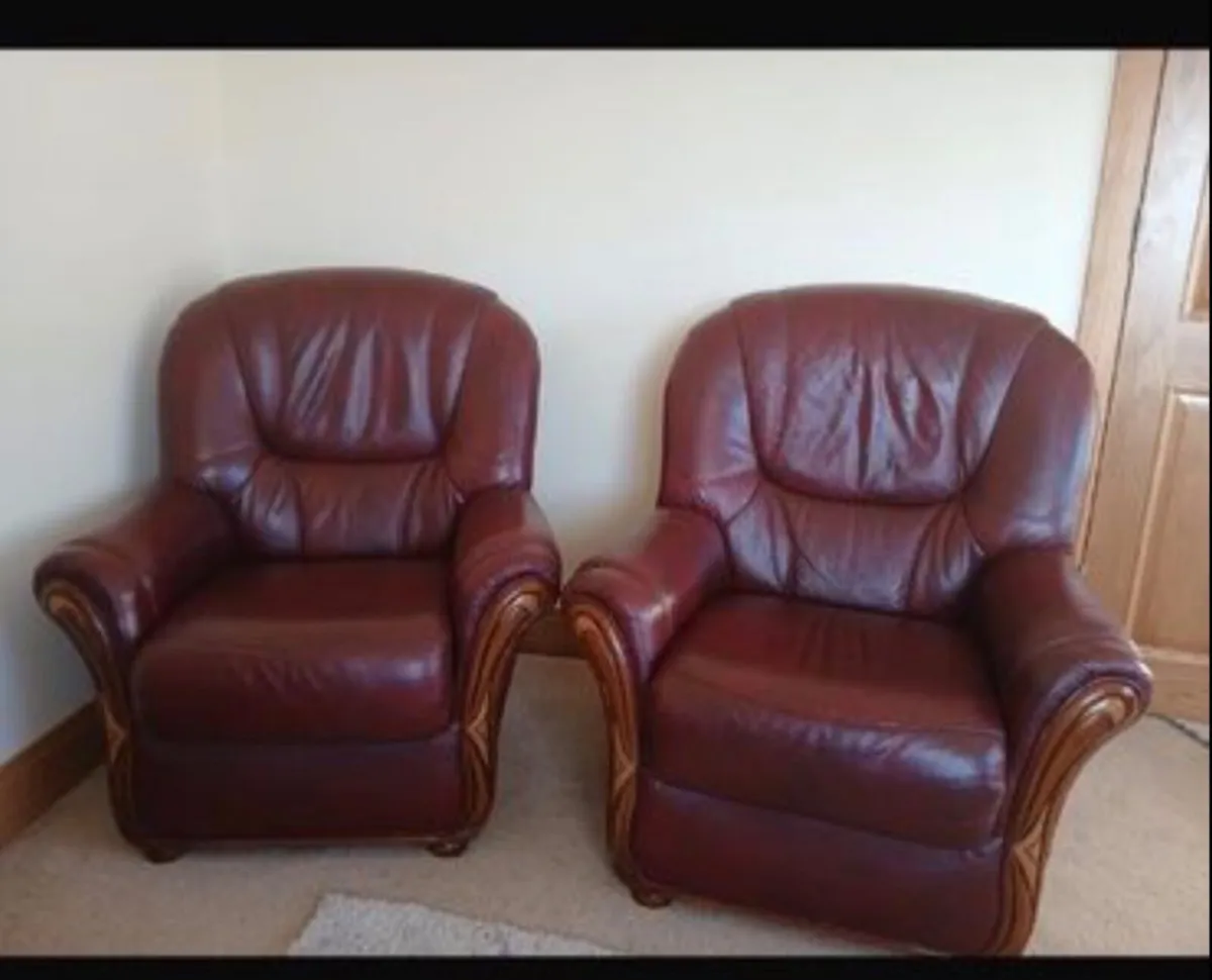 Suite of furniture - Image 2