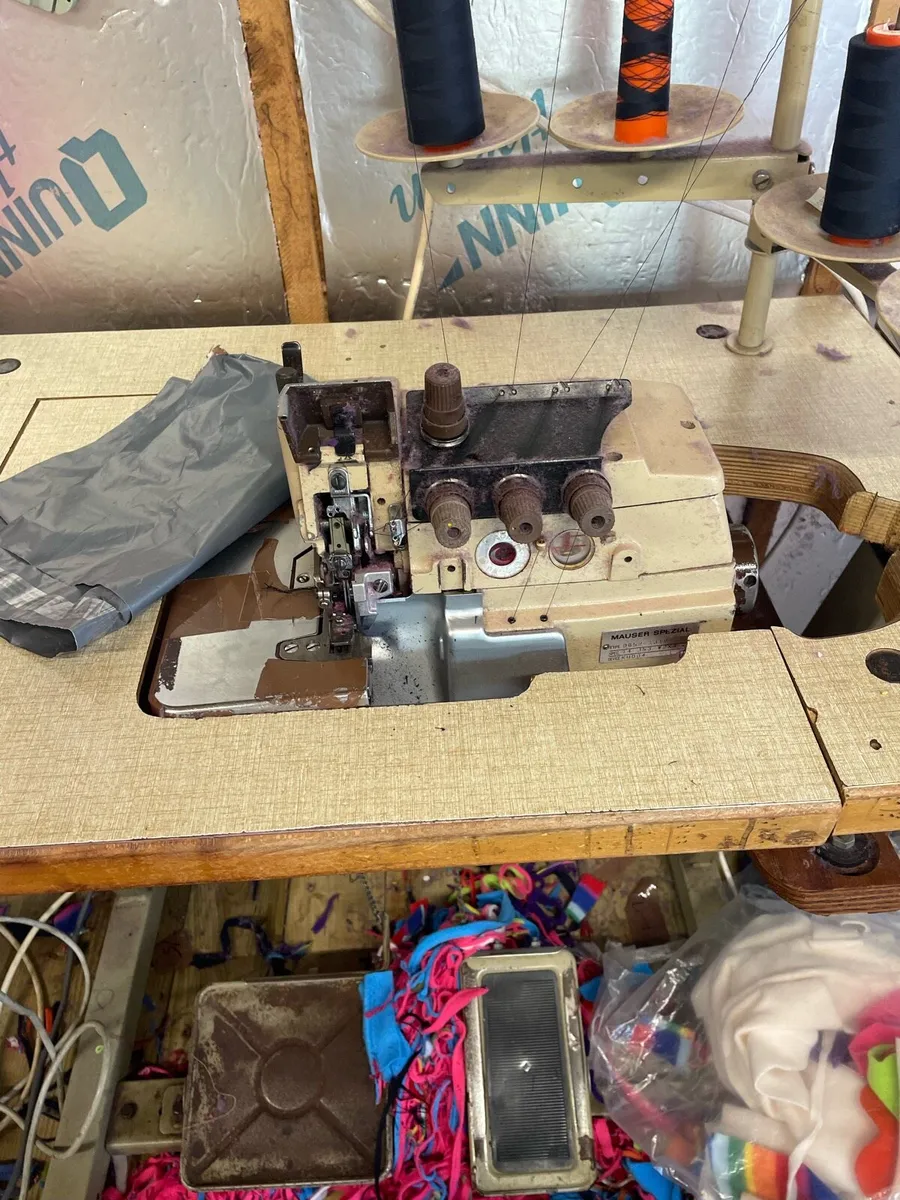 Sewing machine - Image 4