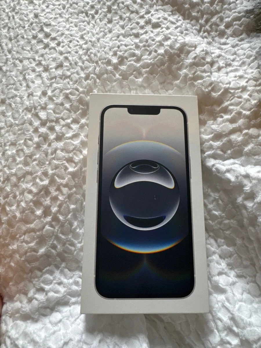 iPhone 16e - Image 4