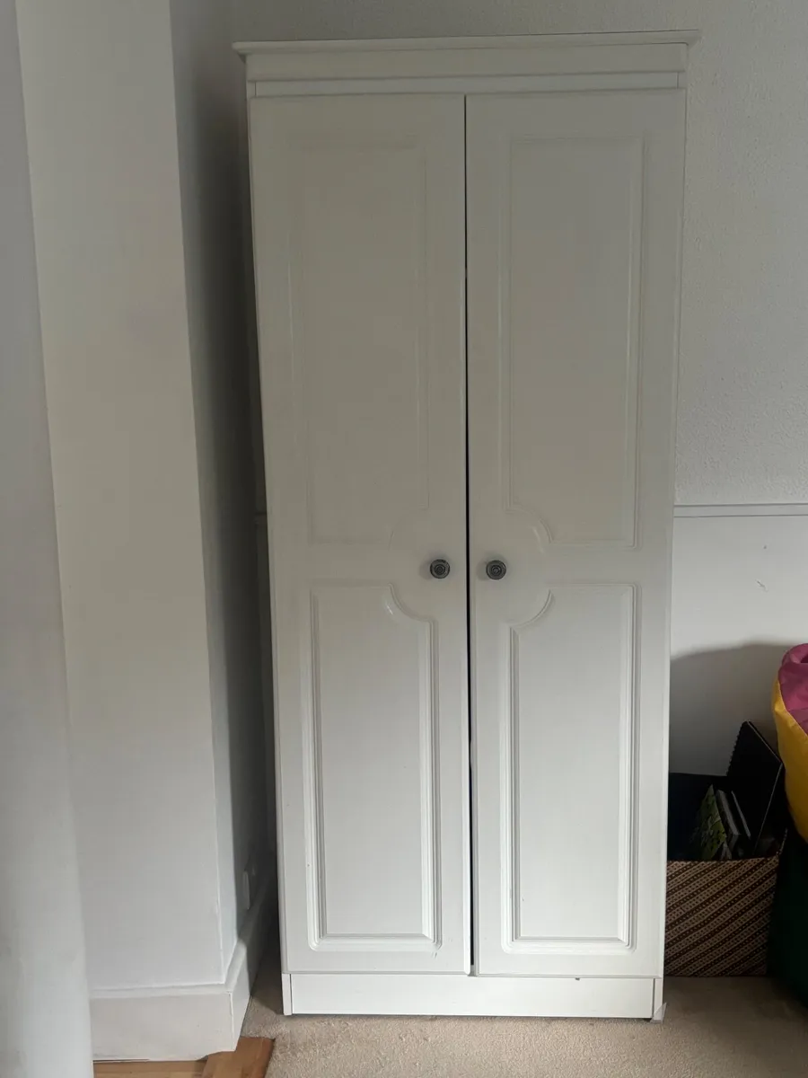 Wardrobe and drawer set - Image 1