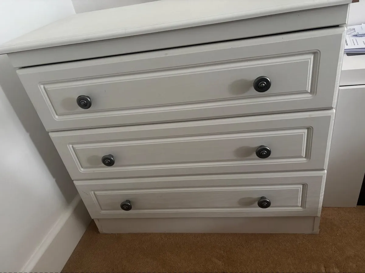 Wardrobe and drawer set - Image 4