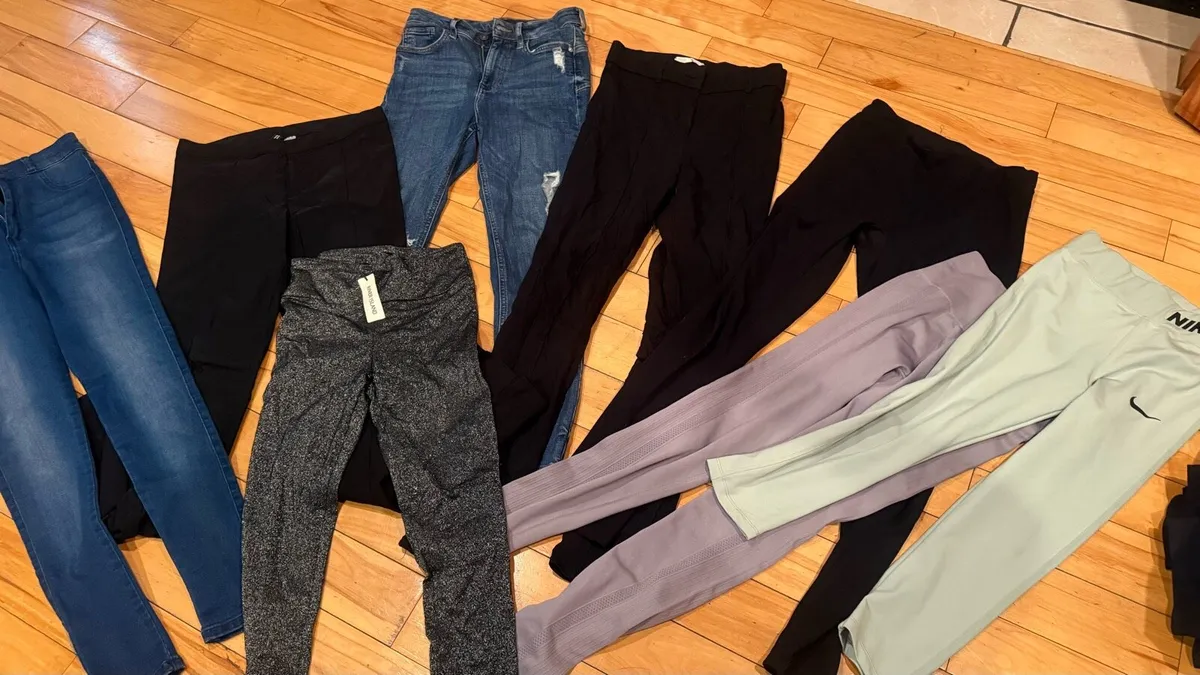 Women bundle clothes - Image 4