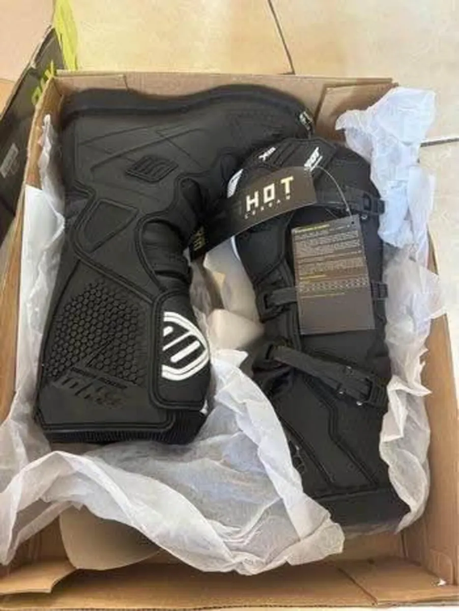 Shot Racing Boots Size 42 Uk 7 - Image 2