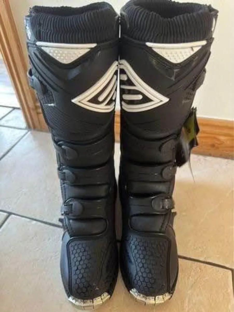 Shot Racing Boots Size 42 Uk 7 - Image 4